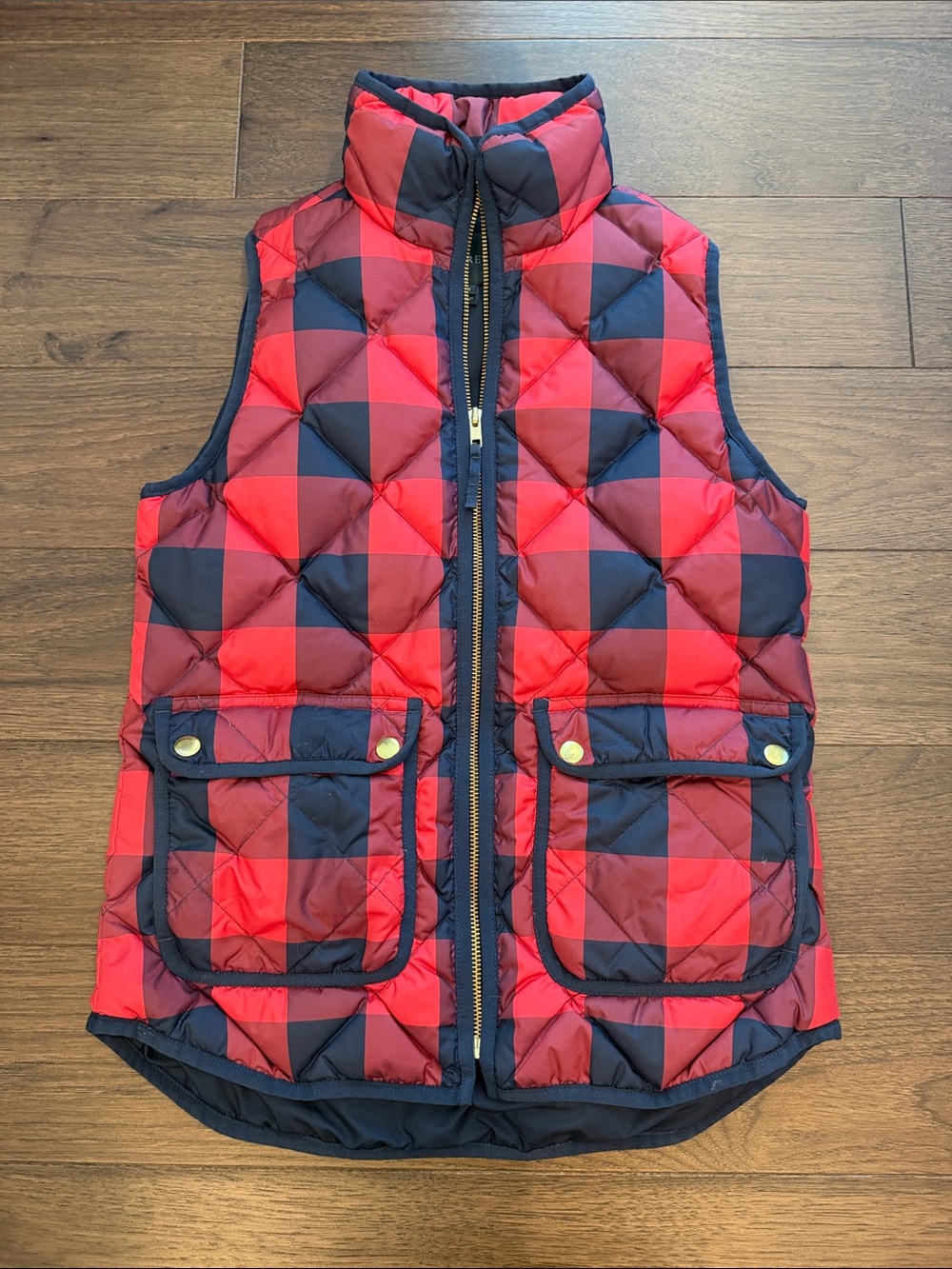 J. Crew Women’s Red and Black Buffalo Plaid Puffer Vest Size XXS - C53-028
